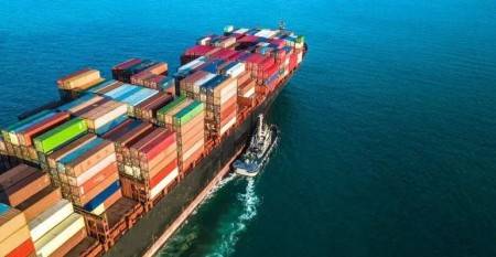 2022年第四季度，所有船型和船龄的集装箱船交易价格呈持续下降趋势。数据显示，今年二手箱船交易量逐季下降，截至目前，第四季度仅成交25艘，同比下降了约81%。