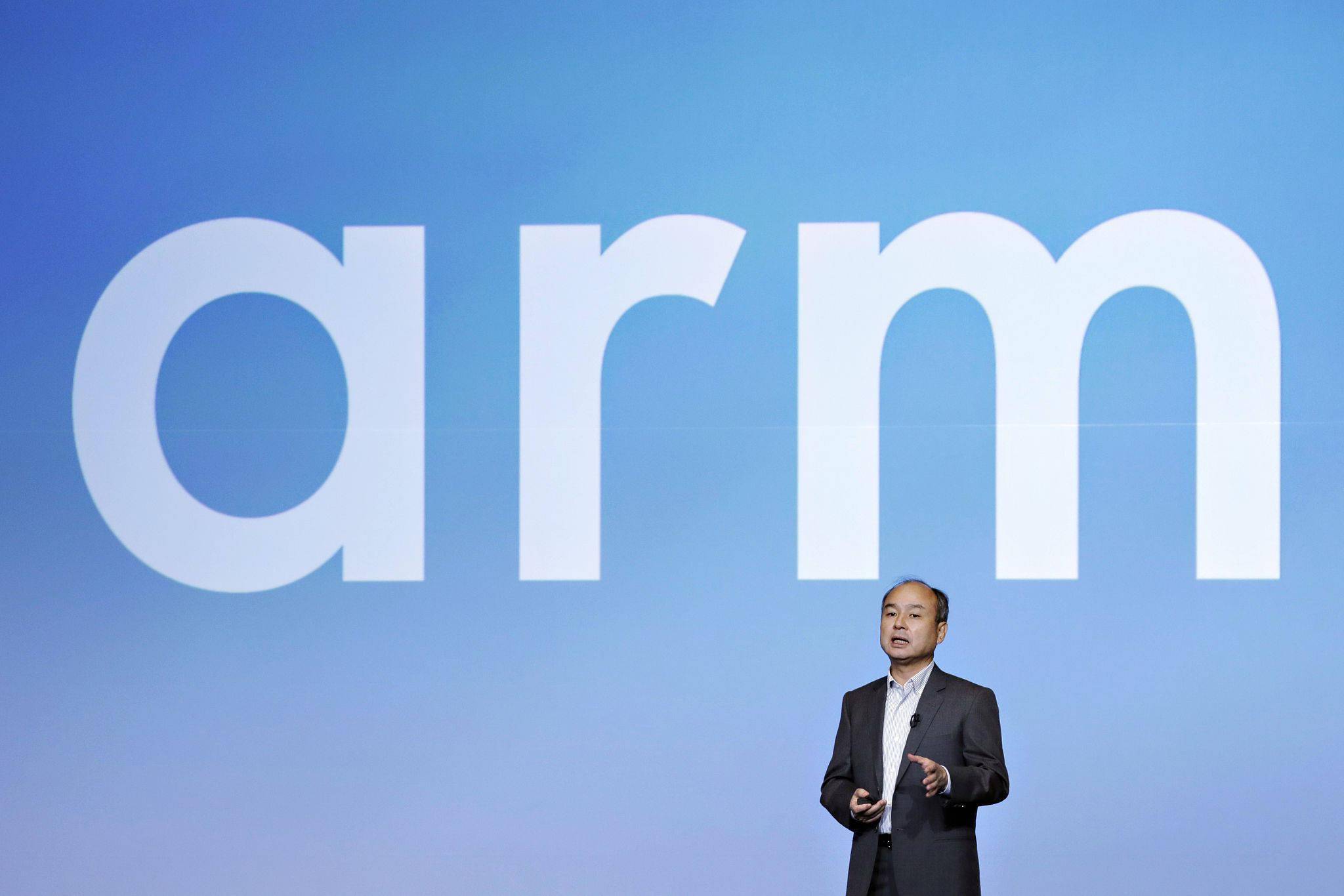 芯片公司 ARM 正在为 IPO 做准备，全球投资机构对 ARM 的估值中值为 500 亿美元，低于其母公司软银集团在去年一直寻求的 600 亿美元估值。